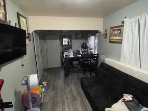 4271 S Kansas, Los Angeles CA 90037