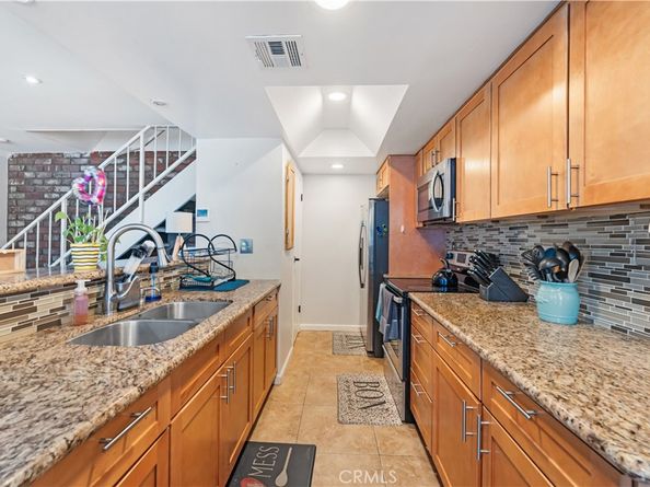 1020 W Calle Del Sol 3, Azusa CA 91702