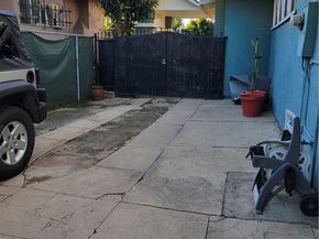 1934 Vineyard, Los Angeles CA 90016