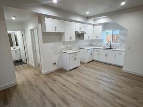 1217 E 22nd St Street, Los Angeles CA 90011