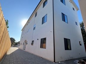 1217 E 22nd St Street, Los Angeles CA 90011