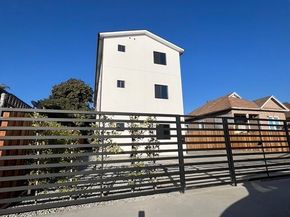 1217 E 22nd St Street, Los Angeles CA 90011