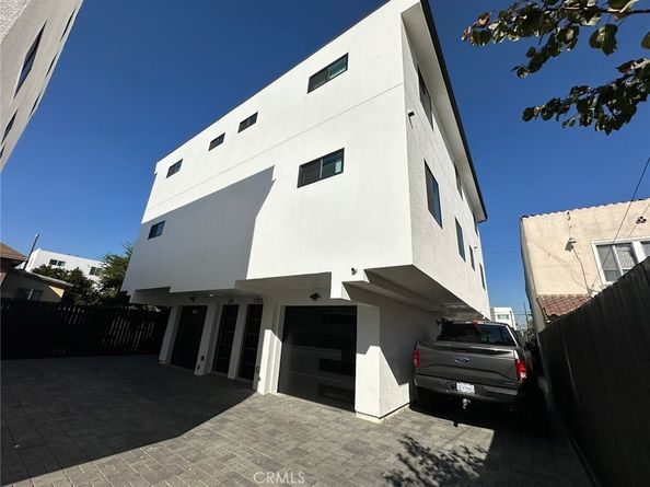 235 E 29th Street, Los Angeles CA 90011