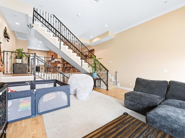 5241 Colodny Drive 104, Agoura Hills CA 91301