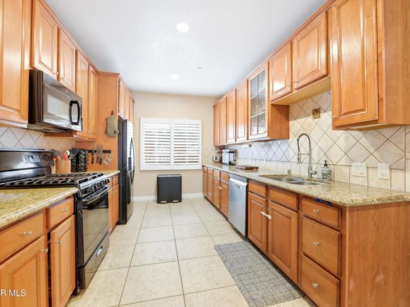 5241 Colodny Drive 104, Agoura Hills CA 91301