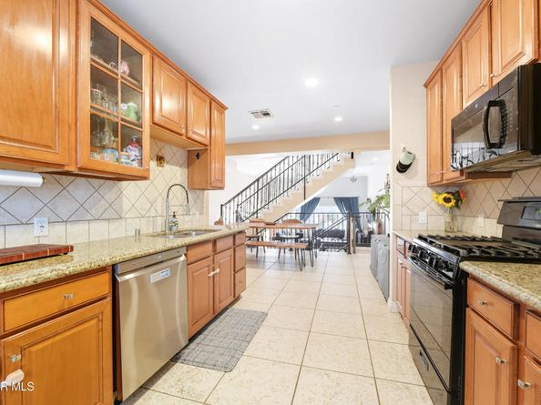 5241 Colodny Drive 104, Agoura Hills CA 91301