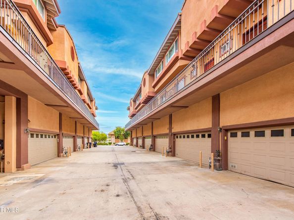 5241 Colodny Drive 104, Agoura Hills CA 91301