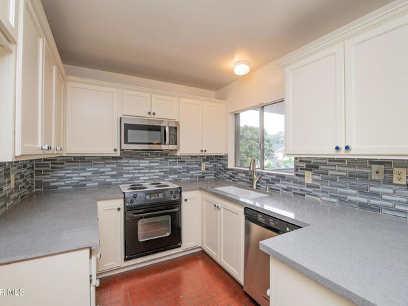 5300 Fairview Boulevard 25, Los Angeles CA 90056