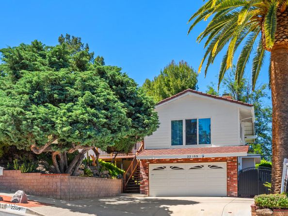 22109 Gresham Street, Canoga Park CA 91304