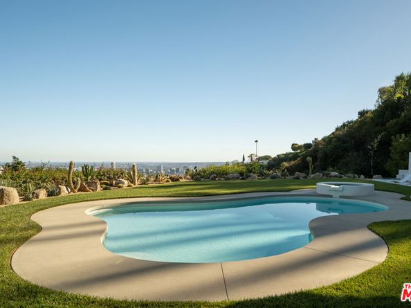 8818 Rising Glen Place, Los Angeles CA 90069