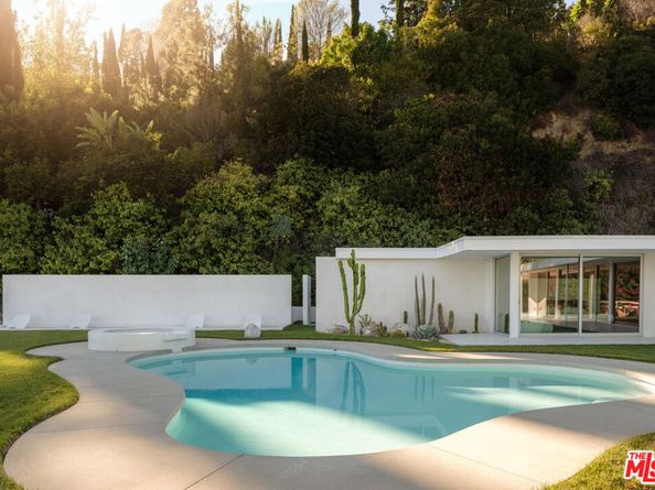 8818 Rising Glen Place, Los Angeles CA 90069