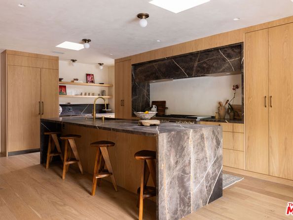 16632 Park Lane Circle, Los Angeles CA 90049