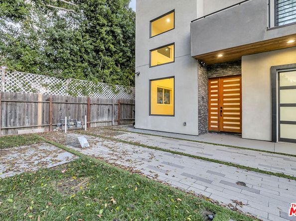 11709 Kling Street, Valley Village CA 91607