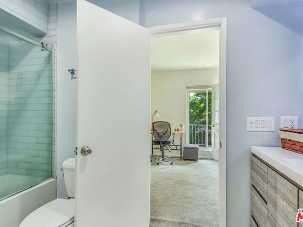3300 S Sepulveda Boulevard K20, Los Angeles CA 90034