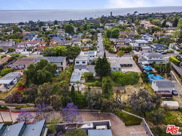 1805 Mackinnon Avenue, Cardiff By The Sea CA 92007