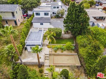 1805 Mackinnon Avenue