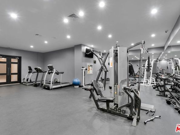 7135 Hollywood Boulevard 802, Los Angeles CA 90046