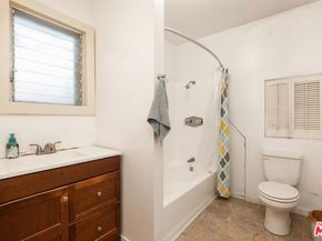 160 Wadsworth Avenue, Santa Monica CA 90405