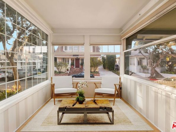 160 Wadsworth Avenue, Santa Monica CA 90405