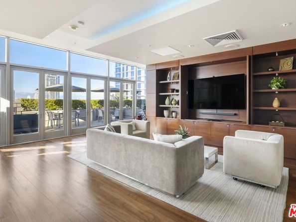 1155 S Grand Avenue 915, Los Angeles CA 90015