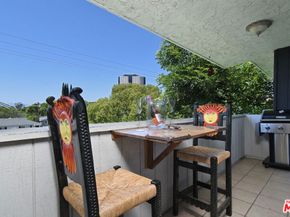 4140 Warner Boulevard 302, Burbank CA 91505