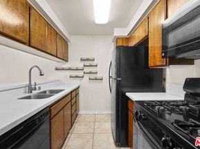 21219 Roscoe Boulevard 211, Canoga Park CA 91304