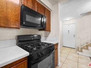 21219 Roscoe Boulevard 211, Canoga Park CA 91304