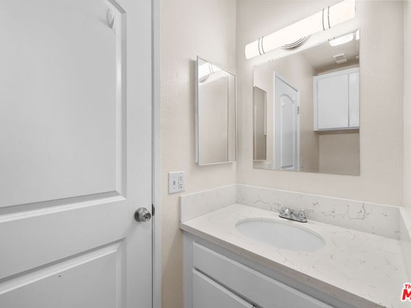 21219 Roscoe Boulevard 211, Canoga Park CA 91304