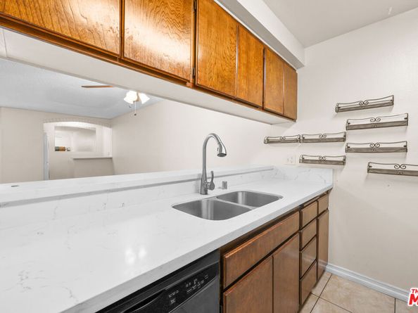 21219 Roscoe Boulevard 211, Canoga Park CA 91304