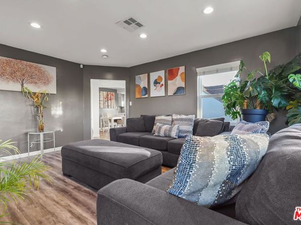 10236 S 1st Avenue, Inglewood CA 90303