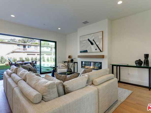 11729 Hartsook Street, Valley Village CA 91607