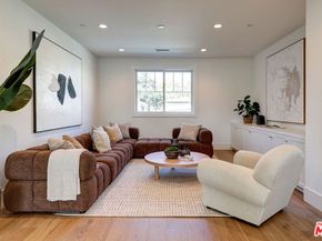 11729 Hartsook Street, Valley Village CA 91607