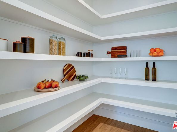 11729 Hartsook Street, Valley Village CA 91607