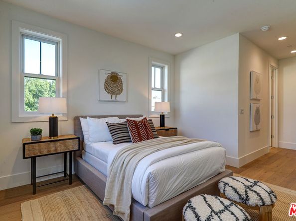 11729 Hartsook Street, Valley Village CA 91607