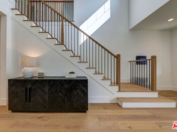 11729 Hartsook Street, Valley Village CA 91607