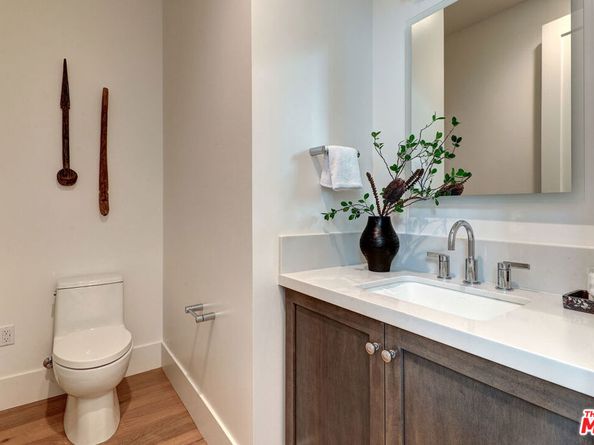 11729 Hartsook Street, Valley Village CA 91607