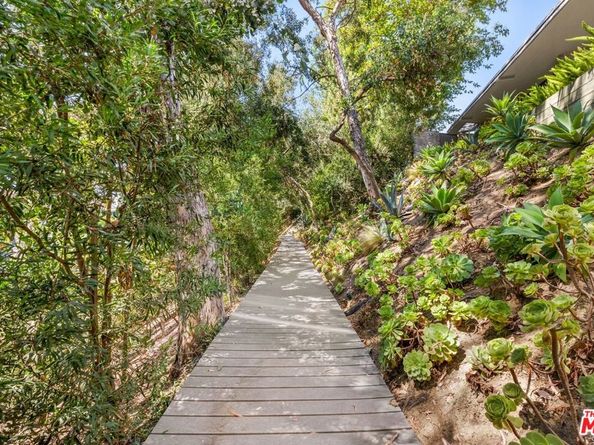 15216 Antelo Place, Los Angeles CA 90077