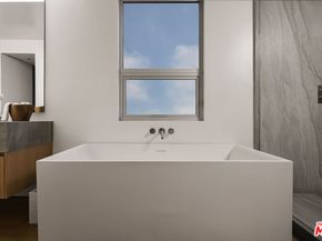 533 Grand Boulevard, Venice CA 90291