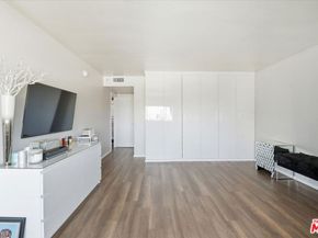 7250 Franklin Avenue 517, Los Angeles CA 90046