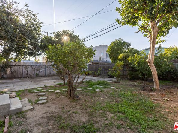 211 N Vendome Street, Los Angeles CA 90026