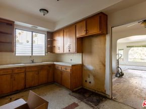 211 N Vendome Street, Los Angeles CA 90026