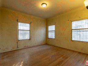 211 N Vendome Street, Los Angeles CA 90026