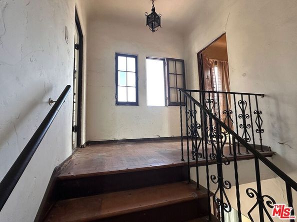 211 N Vendome Street, Los Angeles CA 90026