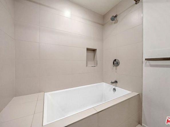 2215 5th Street B, Santa Monica CA 90405