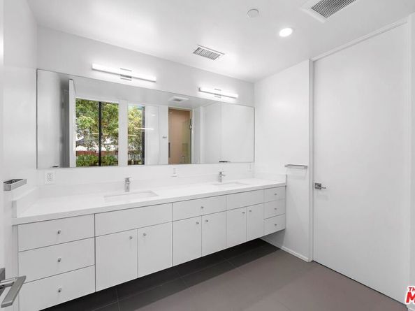 2215 5th Street B, Santa Monica CA 90405