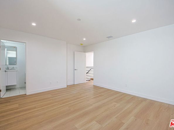 1638 Longwood Avenue, Los Angeles CA 90019