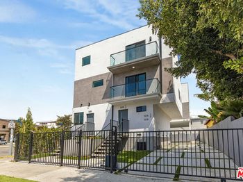 1638 Longwood Avenue