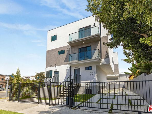 1638 Longwood Avenue, Los Angeles CA 90019