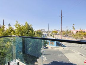 1638 Longwood Avenue, Los Angeles CA 90019