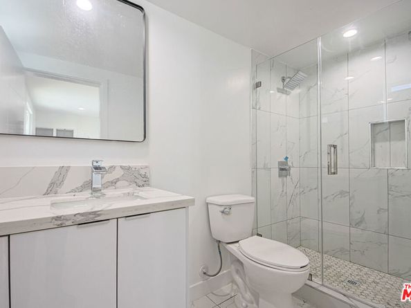 1638 Longwood Avenue, Los Angeles CA 90019